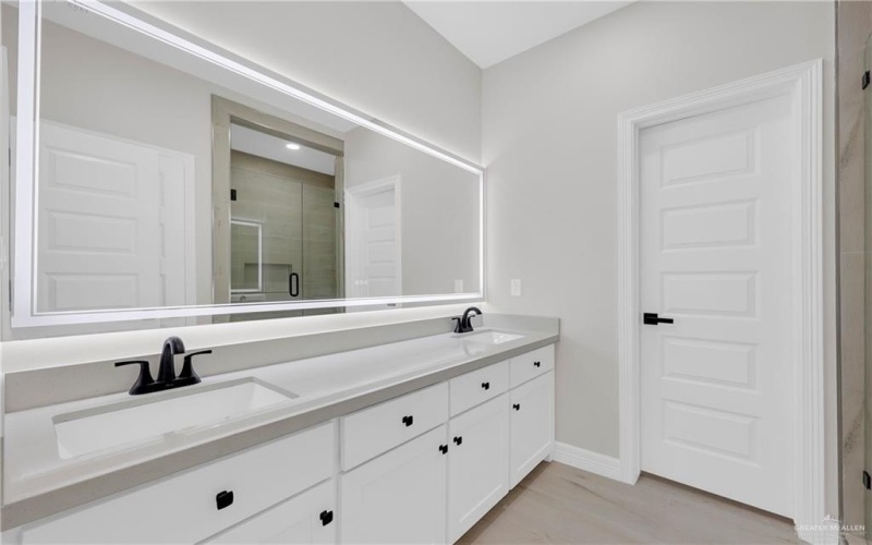 3100 N Alyna Avenue, Edinburg, TX 78541, 4 Bedrooms Bedrooms, ,2 BathroomsBathrooms,Residential,For Sale,3100 N Alyna Avenue,0,477955
