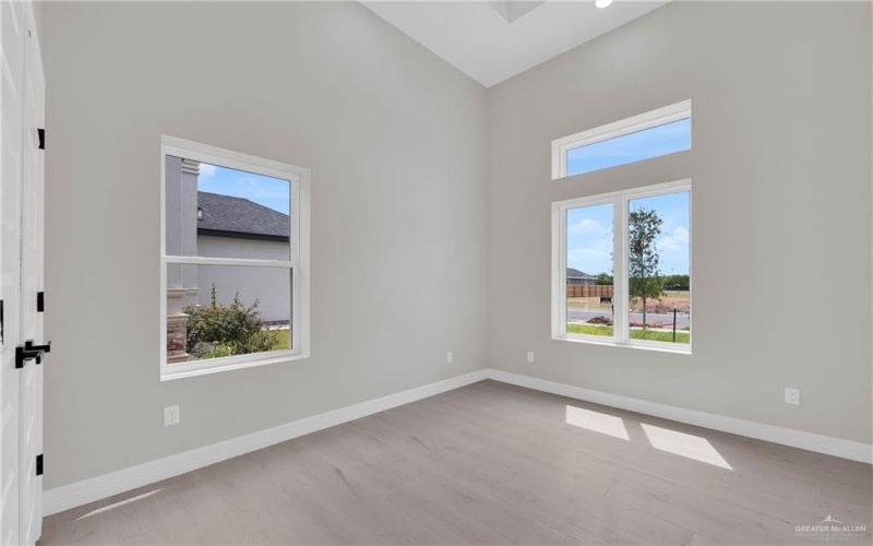 3100 N Alyna Avenue, Edinburg, TX 78541, 4 Bedrooms Bedrooms, ,2 BathroomsBathrooms,Residential,For Sale,3100 N Alyna Avenue,0,477955