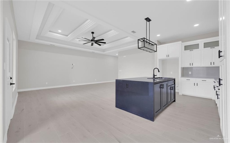 3100 N Alyna Avenue, Edinburg, TX 78541, 4 Bedrooms Bedrooms, ,2 BathroomsBathrooms,Residential,For Sale,3100 N Alyna Avenue,0,477955