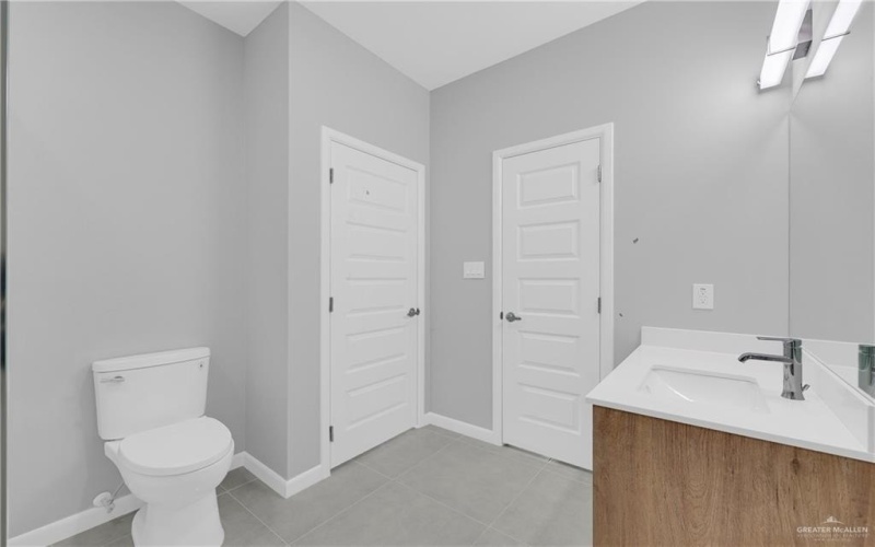 700 Oriole Road, Weslaco, TX 78596, ,Residential Multi Family,En Venta,700 Oriole Road,0,477983