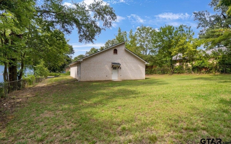 1610 W Barrett St, Tyler, TX 75702, 3 Bedrooms Bedrooms, ,2 BathroomsBathrooms,Residential,For Sale,1610 W Barrett St,0,25011948