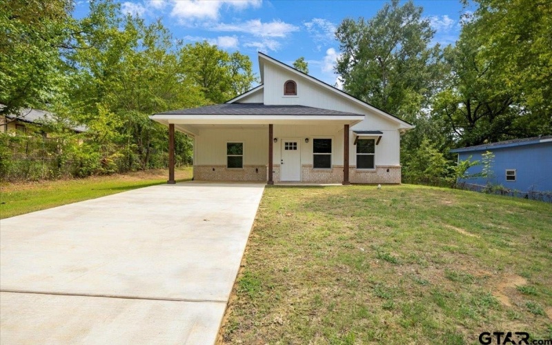 1610 W Barrett St, Tyler, TX 75702, 3 Bedrooms Bedrooms, ,2 BathroomsBathrooms,Residential,For Sale,1610 W Barrett St,0,25011948
