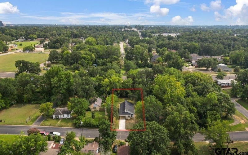 1610 W Barrett St, Tyler, TX 75702, 3 Bedrooms Bedrooms, ,2 BathroomsBathrooms,Residential,For Sale,1610 W Barrett St,0,25011948
