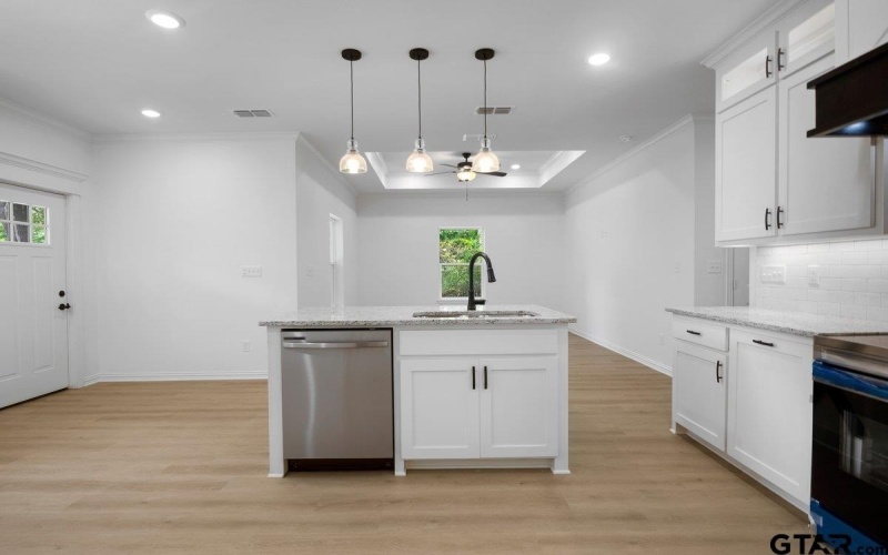 1610 W Barrett St, Tyler, TX 75702, 3 Bedrooms Bedrooms, ,2 BathroomsBathrooms,Residential,For Sale,1610 W Barrett St,0,25011948