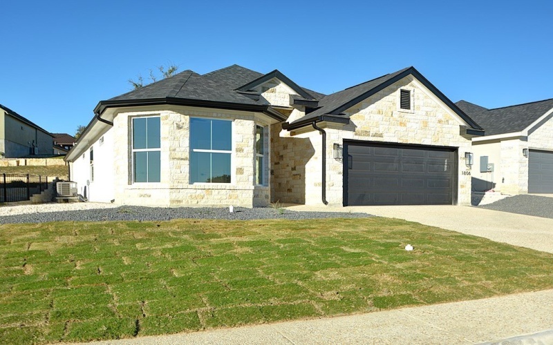 1806 Chateau Lane, Kerrville, TX 78028, 3 Bedrooms Bedrooms, ,2 BathroomsBathrooms,Residential,For Sale,1806 Chateau Lane,0,119995