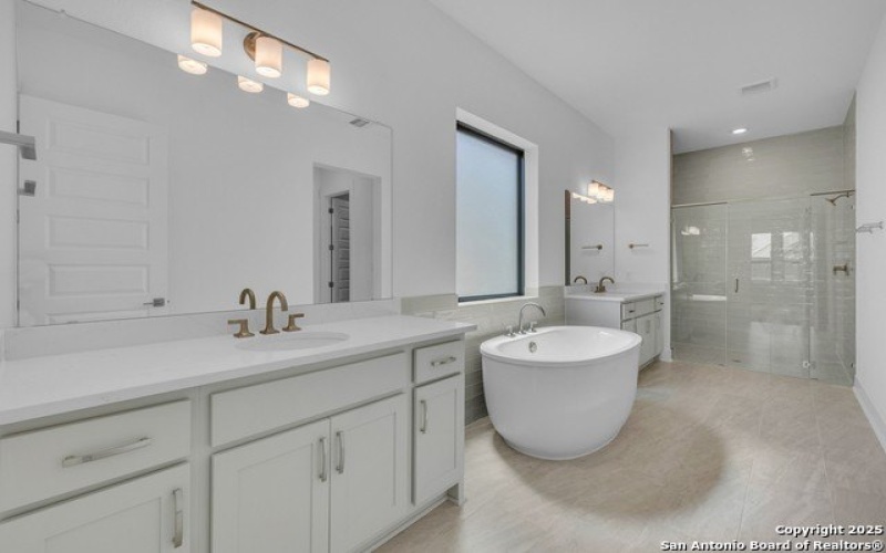 5728 Tug Point, New Braunfels, TX 78130, 4 Bedrooms Bedrooms, ,5 BathroomsBathrooms,Residential,For Sale,5728 Tug Point,0,1890814