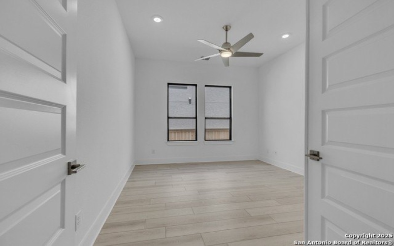5728 Tug Point, New Braunfels, TX 78130, 4 Bedrooms Bedrooms, ,5 BathroomsBathrooms,Residential,For Sale,5728 Tug Point,0,1890814