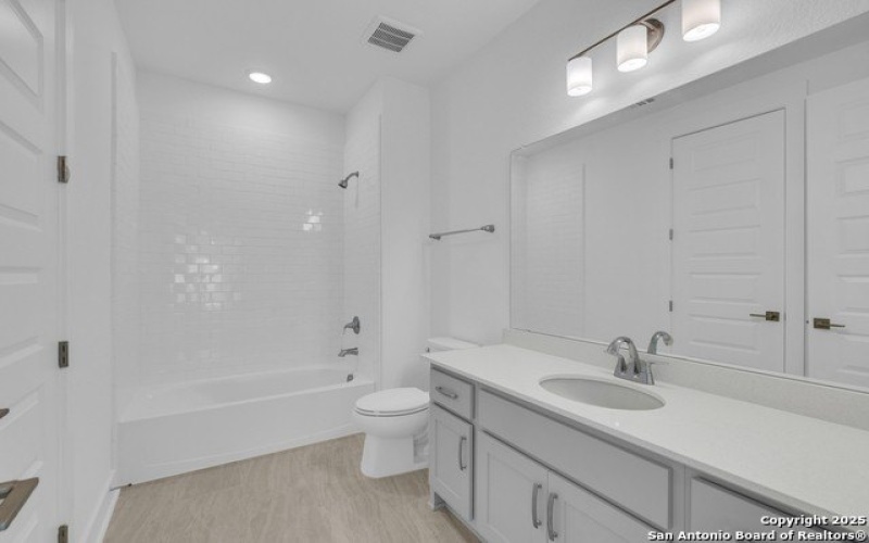 5728 Tug Point, New Braunfels, TX 78130, 4 Bedrooms Bedrooms, ,5 BathroomsBathrooms,Residential,For Sale,5728 Tug Point,0,1890814