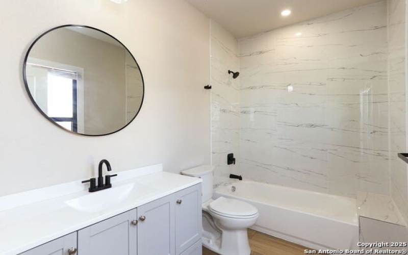 103 Paso Hondo #201 #201, San Antonio, TX 78202, 3 Bedrooms Bedrooms, ,3 BathroomsBathrooms,Residential,For Sale,103 Paso Hondo #201,0,1890936