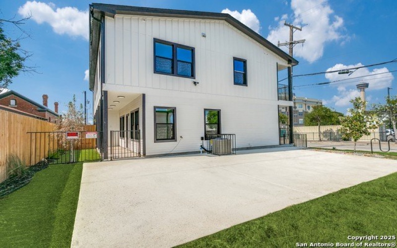103 Paso Hondo #201 #201, San Antonio, TX 78202, 3 Bedrooms Bedrooms, ,3 BathroomsBathrooms,Residential,For Sale,103 Paso Hondo #201,0,1890936