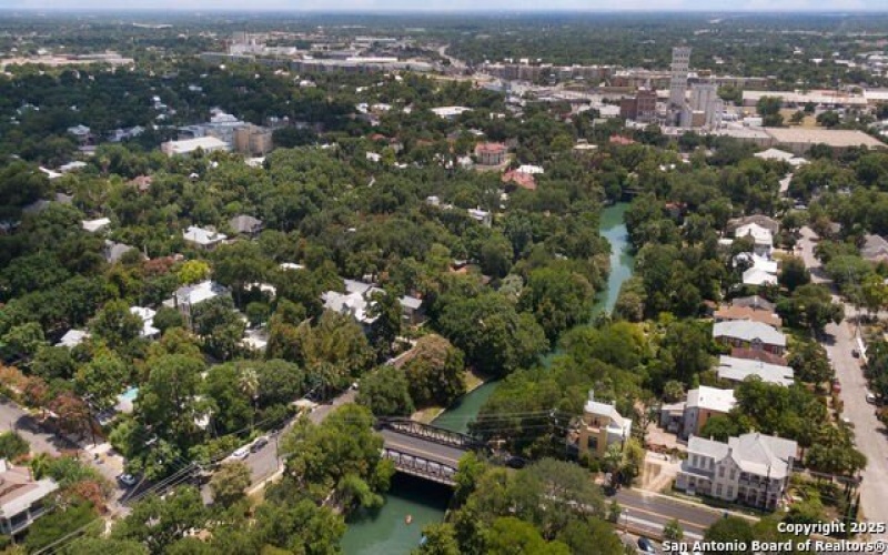 103 Paso Hondo #201 #201, San Antonio, TX 78202, 3 Bedrooms Bedrooms, ,3 BathroomsBathrooms,Residential,For Sale,103 Paso Hondo #201,0,1890936