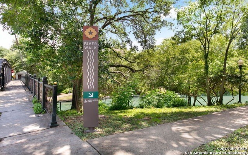 103 Paso Hondo #201 #201, San Antonio, TX 78202, 3 Bedrooms Bedrooms, ,3 BathroomsBathrooms,Residential,For Sale,103 Paso Hondo #201,0,1890936
