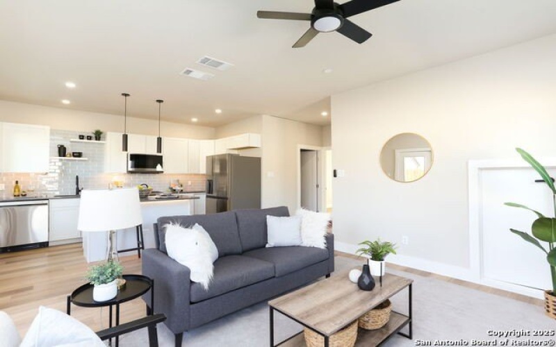 103 Paso Hondo #201 #201, San Antonio, TX 78202, 3 Bedrooms Bedrooms, ,3 BathroomsBathrooms,Residential,For Sale,103 Paso Hondo #201,0,1890936
