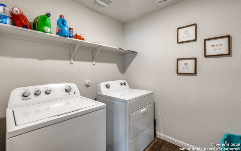 327 Elephants Ear DR, New Braunfels, TX 78130, 4 Habitaciones Habitaciones , ,2 BañosBaños,Residential,En Venta,327 Elephants Ear DR,0,1890942
