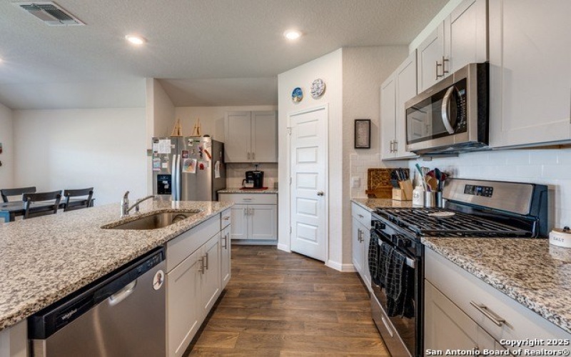 327 Elephants Ear DR, New Braunfels, TX 78130, 4 Habitaciones Habitaciones , ,2 BañosBaños,Residential,En Venta,327 Elephants Ear DR,0,1890942