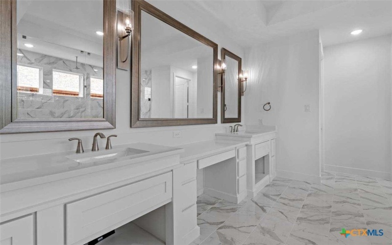245 Jates Field Bend, Liberty Hill, TX 78642, 6 Habitaciones Habitaciones , ,7 BañosBaños,Residential,En Venta,245 Jates Field Bend,0,571818