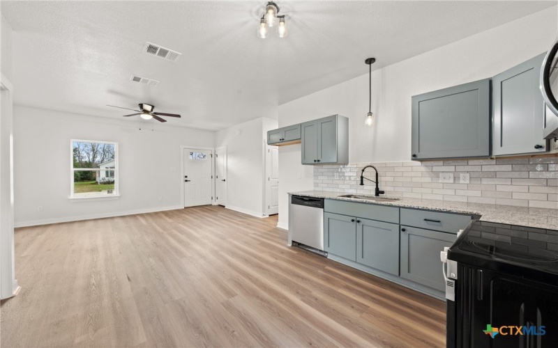 915 S 6th Street, Temple, TX 76501, 2 Habitaciones Habitaciones , ,1 BañoBaños,Residential,En Venta,915 S 6th Street,0,589066