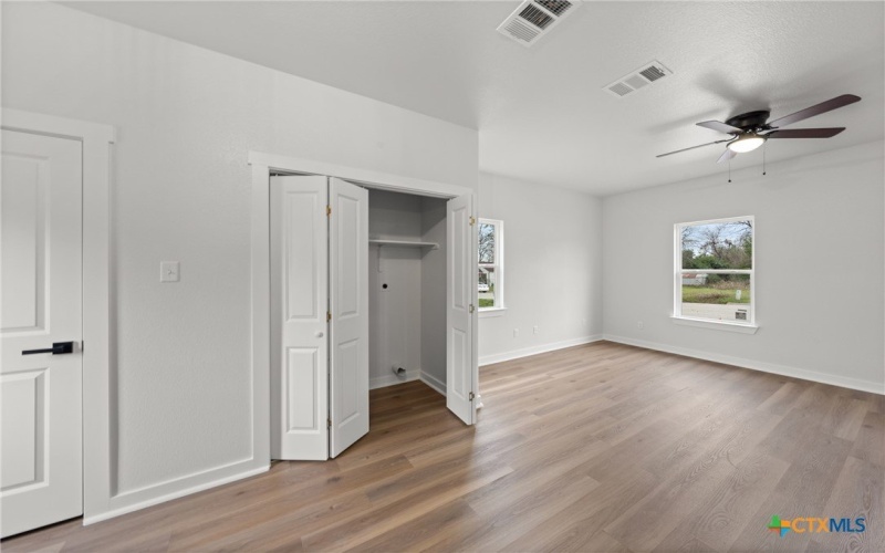 915 S 6th Street, Temple, TX 76501, 2 Habitaciones Habitaciones , ,1 BañoBaños,Residential,En Venta,915 S 6th Street,0,589066
