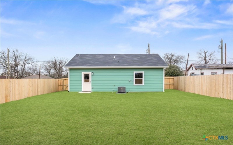 915 S 6th Street, Temple, TX 76501, 2 Habitaciones Habitaciones , ,1 BañoBaños,Residential,En Venta,915 S 6th Street,0,589066