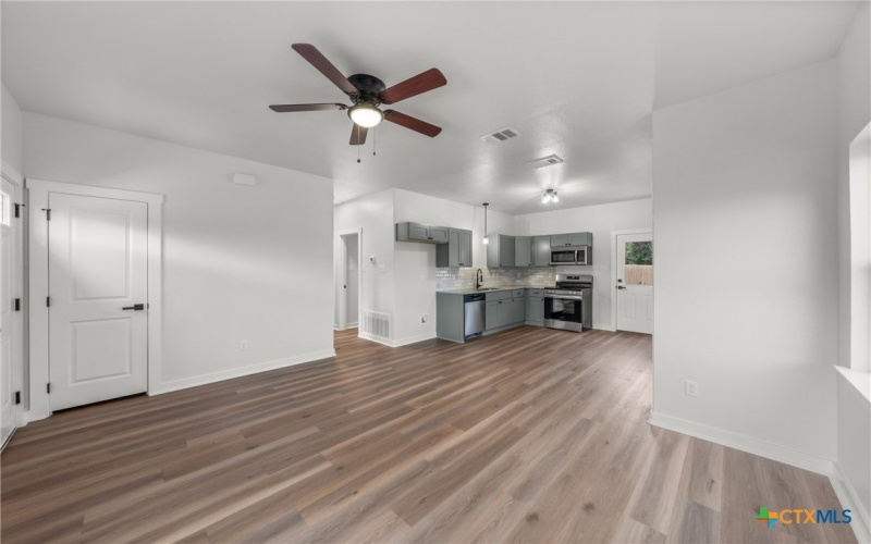915 S 6th Street, Temple, TX 76501, 2 Habitaciones Habitaciones , ,1 BañoBaños,Residential,En Venta,915 S 6th Street,0,589066