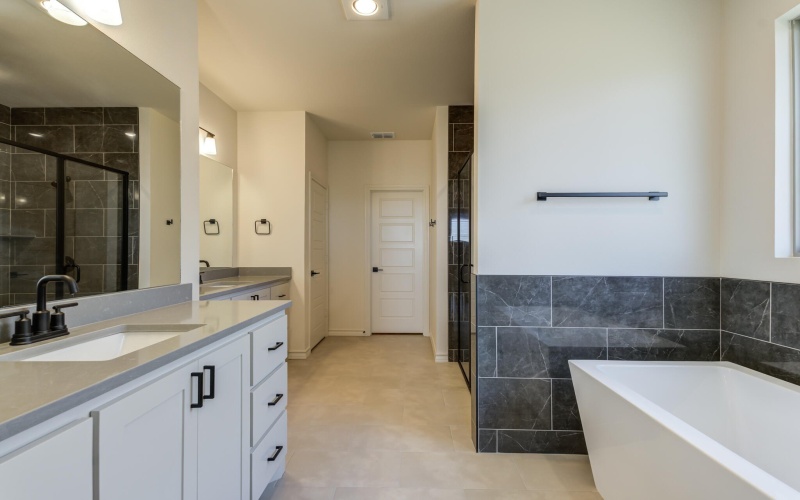 612 E 13th Street, Wolfforth, TX 79382, 4 Habitaciones Habitaciones , ,3 BañosBaños,Residential,En Venta,612 E 13th Street,0,202558876