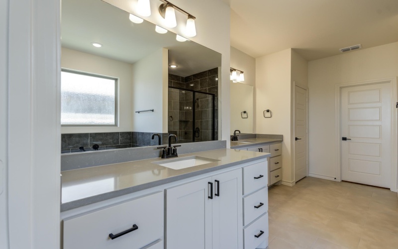 612 E 13th Street, Wolfforth, TX 79382, 4 Habitaciones Habitaciones , ,3 BañosBaños,Residential,En Venta,612 E 13th Street,0,202558876
