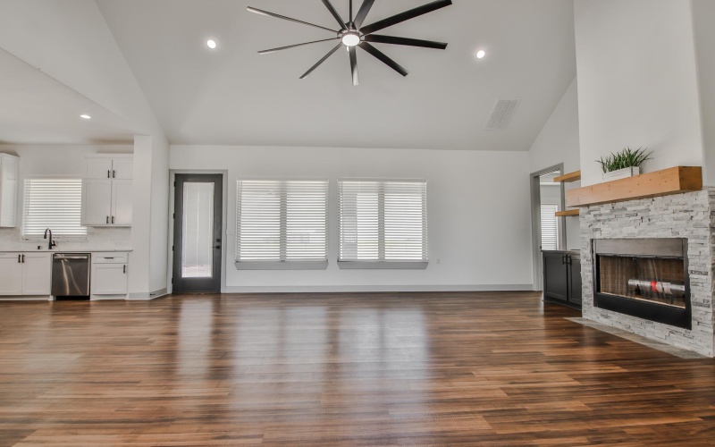 6902 Wilson Crk Lane, Lubbock, TX 79407, 6 Bedrooms Bedrooms, ,5 BathroomsBathrooms,Residential,For Sale,6902 Wilson Crk Lane,0,202558882