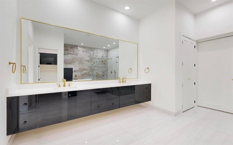 3828 Eaton Drive, Dallas, TX 75220, 5 Bedrooms Bedrooms, ,5 BathroomsBathrooms,Residential,For Sale,3828 Eaton Drive,0,20968224