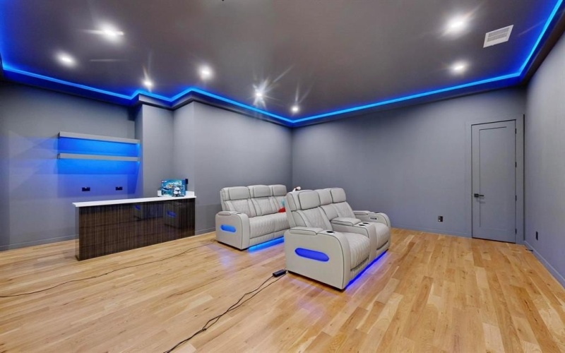 3828 Eaton Drive, Dallas, TX 75220, 5 Bedrooms Bedrooms, ,5 BathroomsBathrooms,Residential,For Sale,3828 Eaton Drive,0,20968224