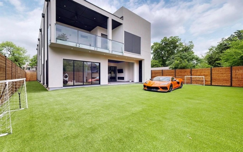 3828 Eaton Drive, Dallas, TX 75220, 5 Bedrooms Bedrooms, ,5 BathroomsBathrooms,Residential,For Sale,3828 Eaton Drive,0,20968224