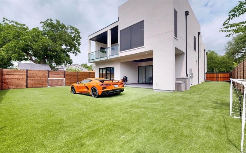 3828 Eaton Drive, Dallas, TX 75220, 5 Bedrooms Bedrooms, ,5 BathroomsBathrooms,Residential,For Sale,3828 Eaton Drive,0,20968224