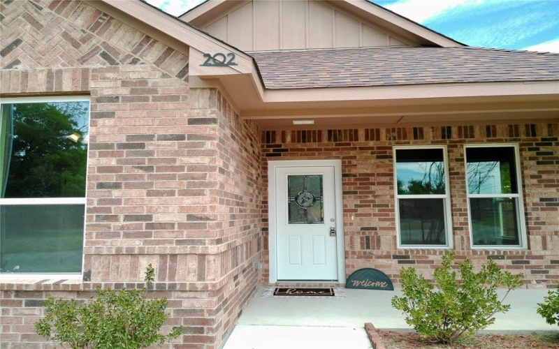 202 Mansfield Road, Cleburne, TX 76031, 3 Habitaciones Habitaciones , ,2 BañosBaños,Residential,En Venta,202 Mansfield Road,0,21002150