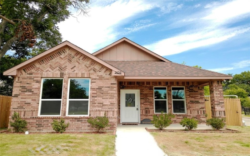 202 Mansfield Road, Cleburne, TX 76031, 3 Habitaciones Habitaciones , ,2 BañosBaños,Residential,En Venta,202 Mansfield Road,0,21002150