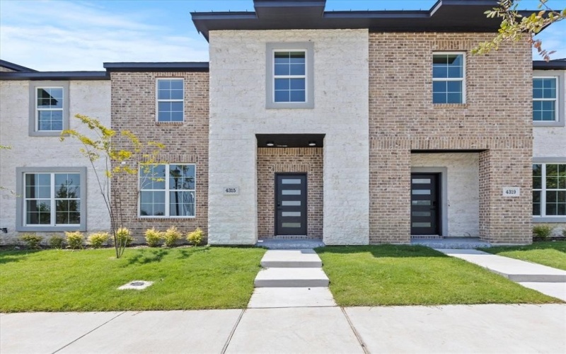 4315 Fayetteville Avenue, Rowlett, TX 75089, 3 Bedrooms Bedrooms, ,2 BathroomsBathrooms,Residential,For Sale,4315 Fayetteville Avenue,0,21022144