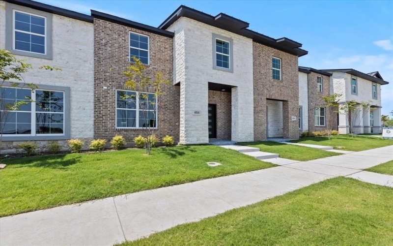 4315 Fayetteville Avenue, Rowlett, TX 75089, 3 Bedrooms Bedrooms, ,2 BathroomsBathrooms,Residential,For Sale,4315 Fayetteville Avenue,0,21022144