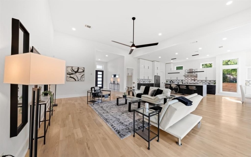 3115 GIBBS WILLIAMS Road, Dallas, TX 75233, 3 Habitaciones Habitaciones , ,3 BañosBaños,Residential,En Venta,3115 GIBBS WILLIAMS Road,0,21023605