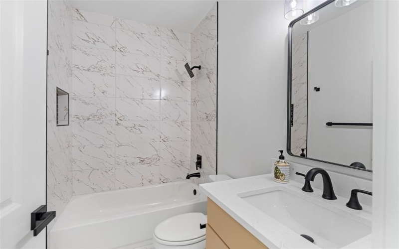 5809 Black Pine Circle, Granbury, TX 76048, 3 Bedrooms Bedrooms, ,2 BathroomsBathrooms,Residential,For Sale,5809 Black Pine Circle,0,21024772