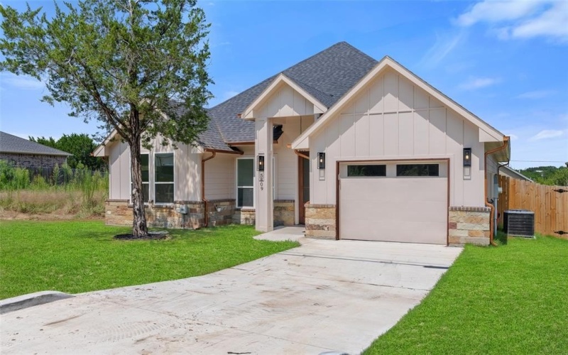 5809 Black Pine Circle, Granbury, TX 76048, 3 Bedrooms Bedrooms, ,2 BathroomsBathrooms,Residential,For Sale,5809 Black Pine Circle,0,21024772