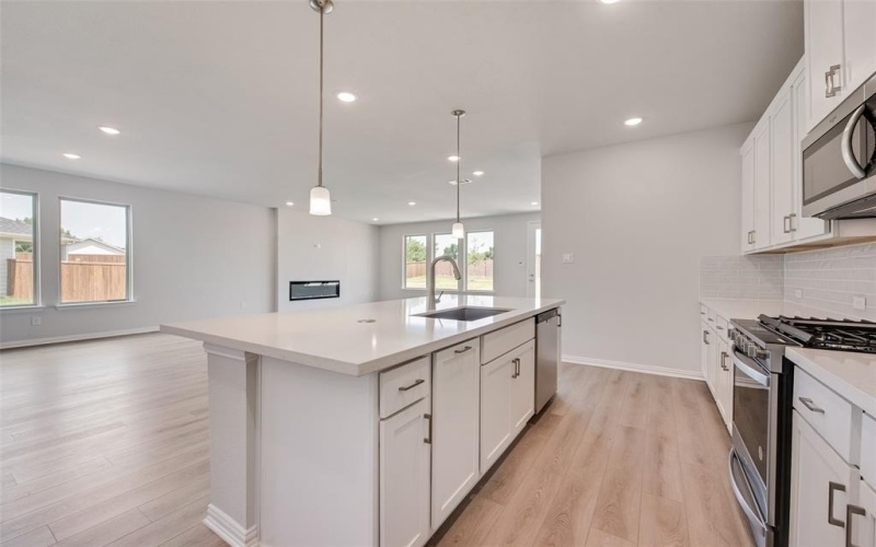 817 Hayes Court, Crowley, TX 76036, 4 Bedrooms Bedrooms, ,3 BathroomsBathrooms,Residential,For Sale,817 Hayes Court,0,21025076