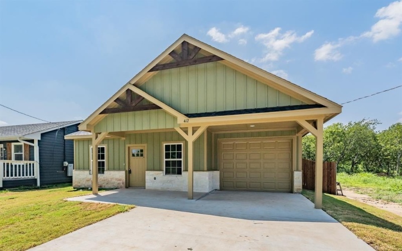 412 Matthew Street, Hillsboro, TX 76645, 3 Bedrooms Bedrooms, ,2 BathroomsBathrooms,Residential,For Sale,412 Matthew Street,0,21025373