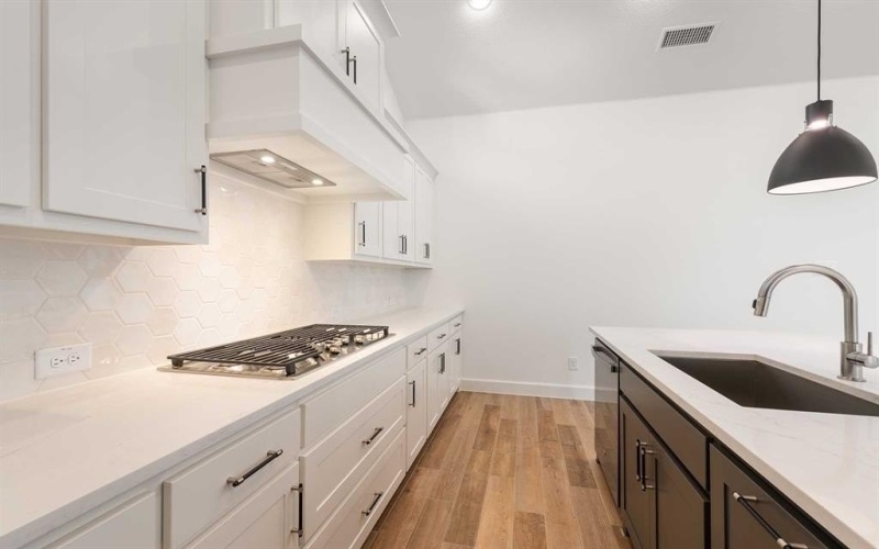 1045 Upland Court, Rockwall, TX 75087, 4 Habitaciones Habitaciones , ,3 BañosBaños,Residential,En Venta,1045 Upland Court,0,21025374