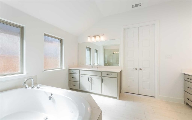 1045 Upland Court, Rockwall, TX 75087, 4 Habitaciones Habitaciones , ,3 BañosBaños,Residential,En Venta,1045 Upland Court,0,21025374