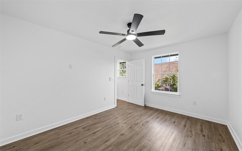 1716 N 13th Street, Waco, TX 76707, 6 Habitaciones Habitaciones , ,5 BañosBaños,Residential Multi Family,En Venta,1716 N 13th Street,0,21025492