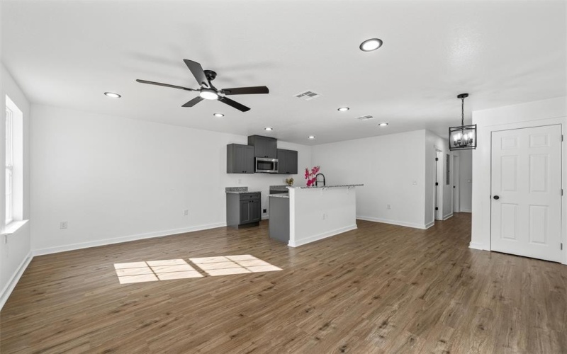 1716 N 13th Street, Waco, TX 76707, 6 Habitaciones Habitaciones , ,5 BañosBaños,Residential Multi Family,En Venta,1716 N 13th Street,0,21025492