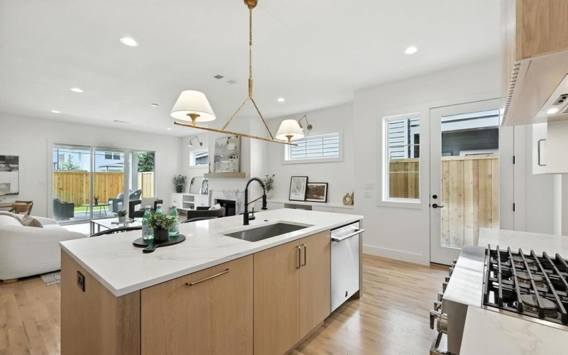 4516 Hopkins Avenue, Dallas, TX 75209, 3 Habitaciones Habitaciones , ,2 BañosBaños,Residential,En Venta,4516 Hopkins Avenue,0,21025499