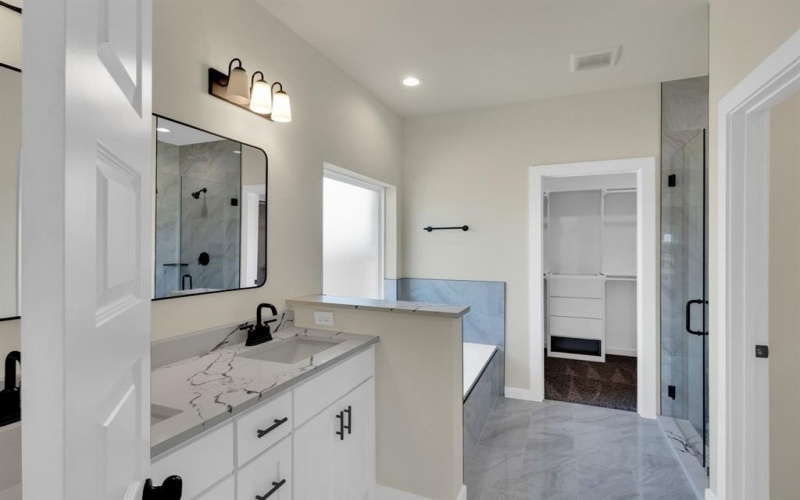 530 E Lamar Street, Palmer, TX 75152, 4 Habitaciones Habitaciones , ,2 BañosBaños,Residential,En Venta,530 E Lamar Street,0,21025522