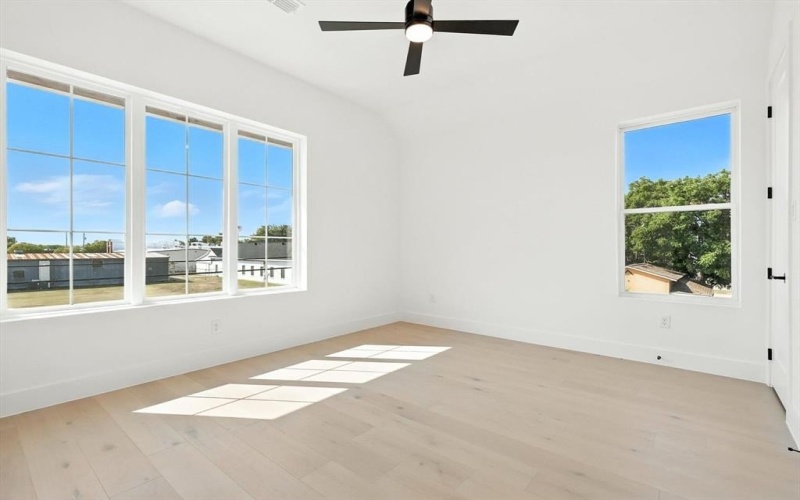 204 North Pine Street, Roanoke, TX 76262, 4 Habitaciones Habitaciones , ,3 BañosBaños,Residential,En Venta,204 North Pine Street,0,21025551