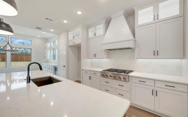 2112 Lakeside Drive, Lakewood Village, TX 75068, 4 Bedrooms Bedrooms, ,5 BathroomsBathrooms,Residential,For Sale,2112 Lakeside Drive,0,21025609