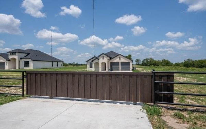 3400 Dobbins Row, Corsicana, TX 75110, 4 Bedrooms Bedrooms, ,3 BathroomsBathrooms,Residential,For Sale,3400 Dobbins Row,0,21025743