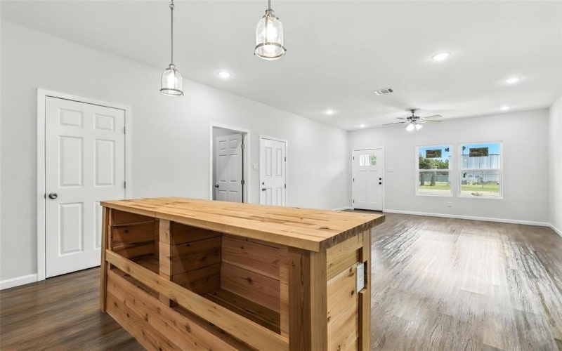922 Scenic Drive, Granbury, TX 76048, 3 Habitaciones Habitaciones , ,2 BañosBaños,Residential,En Venta,922 Scenic Drive,0,21025762